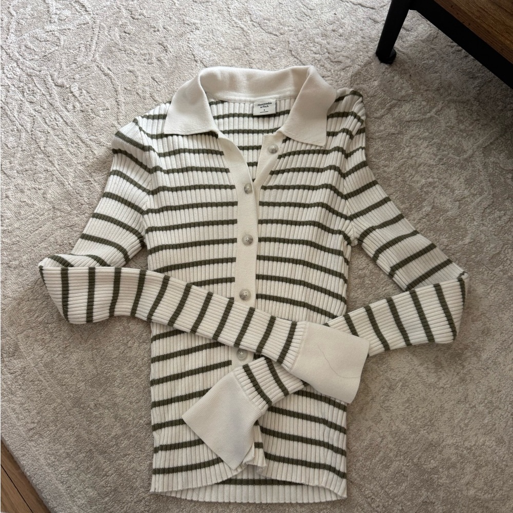 Abercrombie & Fitch Cream and Olive Striped Rib-Knit V-Neck Sweater